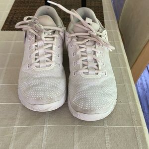 Nike hyperace volleyball shoes